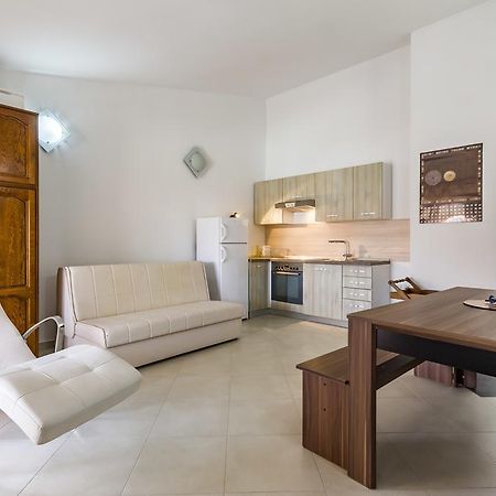Apartments Gloria Лижнян Екстер'єр фото