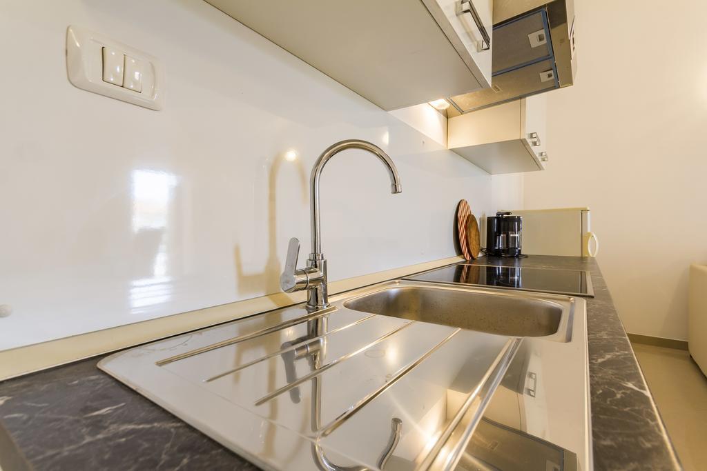 Apartments Gloria Лижнян Екстер'єр фото