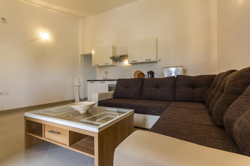 Apartments Gloria Лижнян Екстер'єр фото