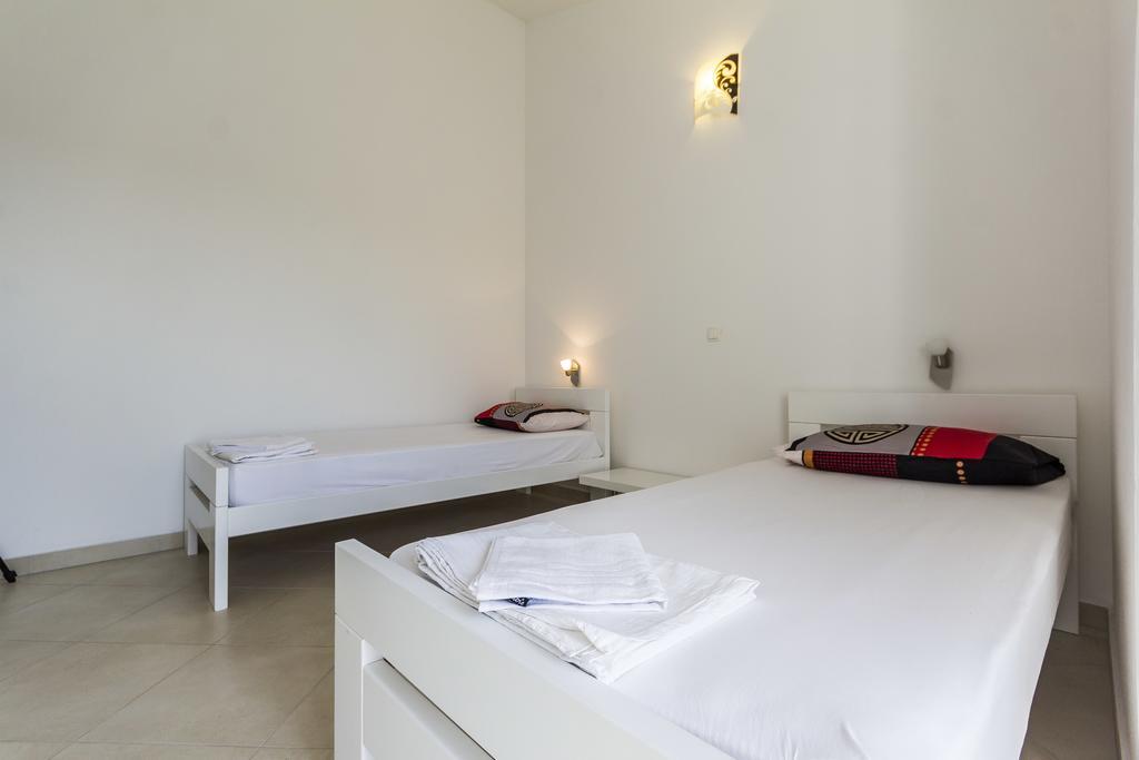 Apartments Gloria Лижнян Екстер'єр фото