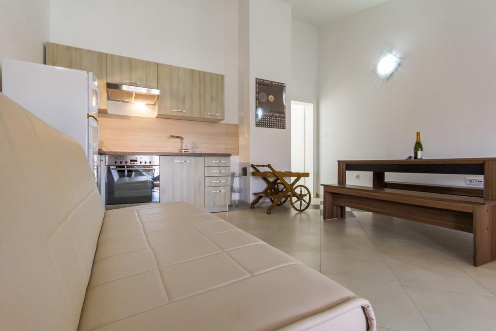 Apartments Gloria Лижнян Екстер'єр фото