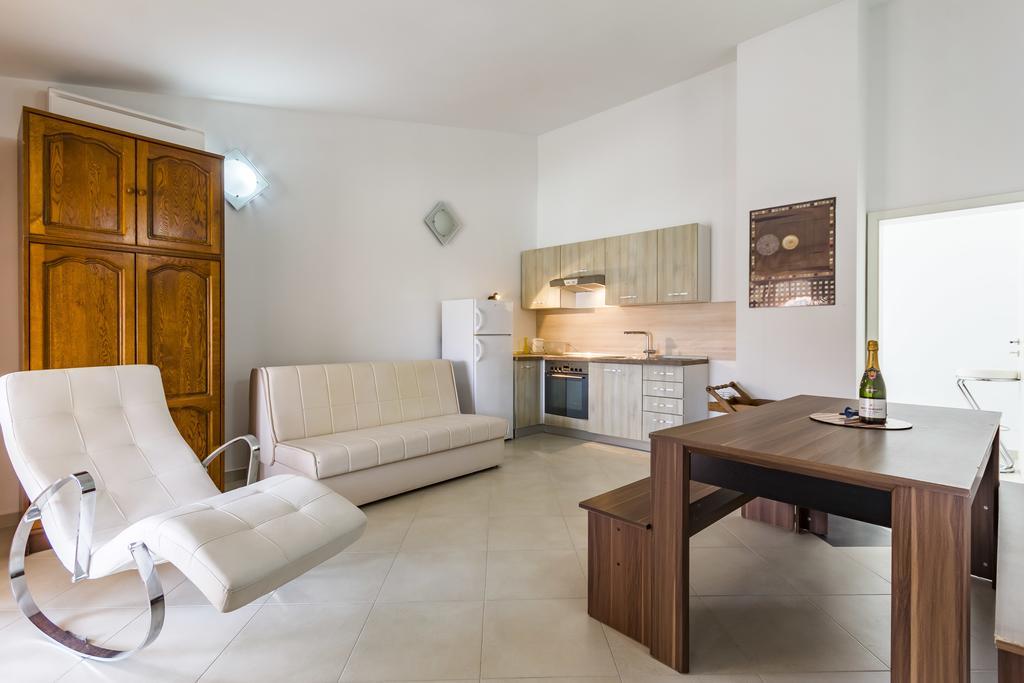 Apartments Gloria Лижнян Екстер'єр фото